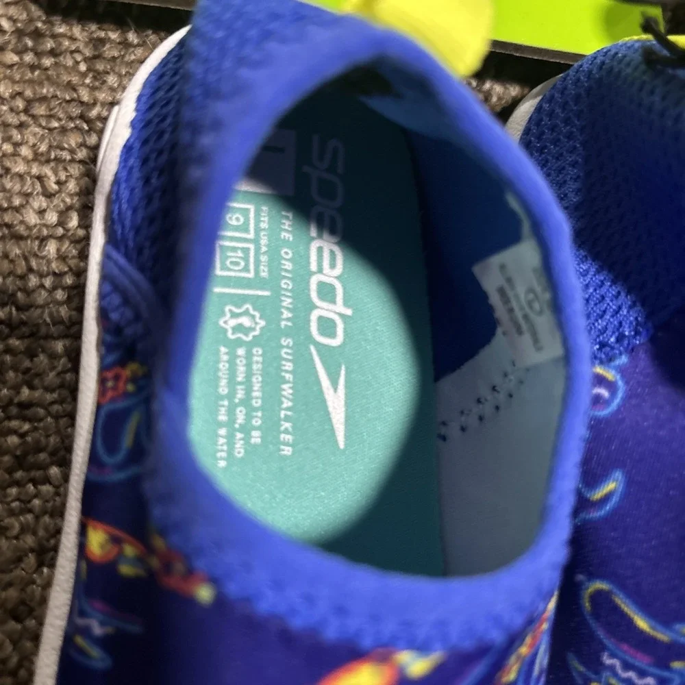 NWT Speedo Little Boys Large 9 10 Aqua socks Water Shoes Blue Sharks Rubber Sole